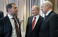 Азаров обсудит развитие русского языка в Украине с Медведевым