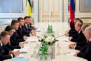 Янукович переговорил с тремя президентами и патриархом