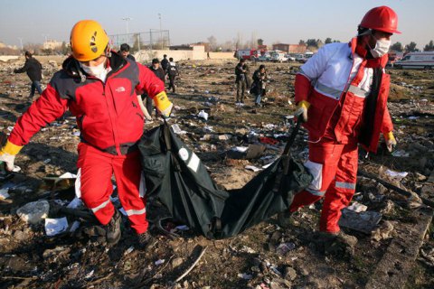 Украина просит Иран предоставить черные ящики сбитого самолета МАУ