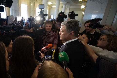Порошенко назвав знущанням плановане обрання Шуфрича головою комітету зі свободи слова