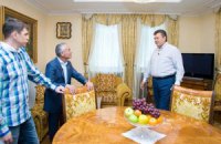 Янукович лидирует среди коллег по количеству резиденций