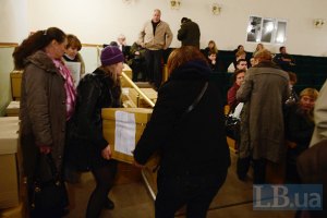 У Києві виборчком намагається дописати відсотки Пилипишину, - активісти