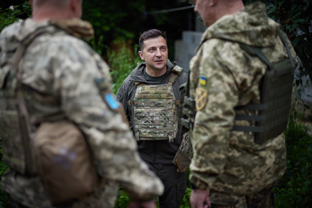 Володимир Зеленський на під час зустрічі з військовослужбовцями на передовій, 2022 р.