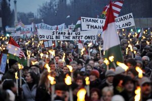 В Венгрии на демонстрацию в поддержку премьера вышли 100 тыс. человек