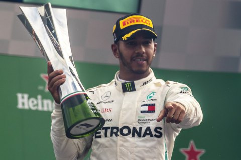 Хэмилтон победил на Гран-при Италии и увеличил отрыв в чемпионате до 30 очков