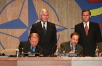 25 років тому Україна підписала Хартію про особливе партнерство з НАТО 