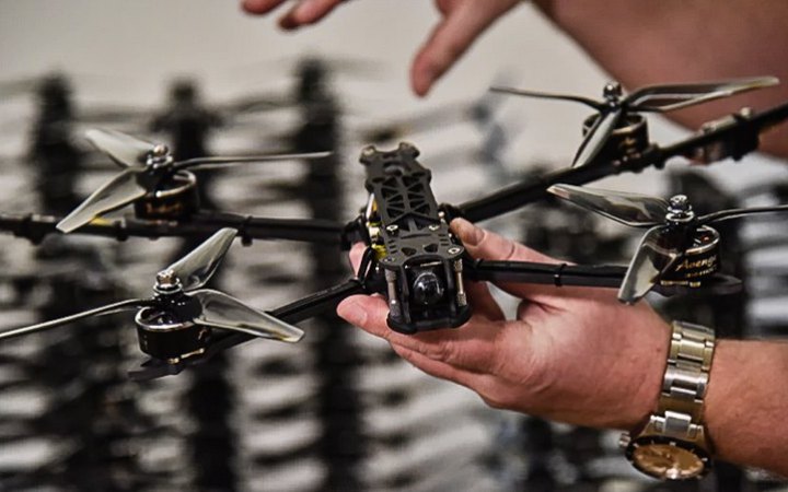 Агенція оборонних закупівель уперше закуповує FPV-дрони за ТТХ на понад 3,3 млрд грн