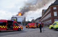 У Копенгагені горить будівля фондової біржі – одна з найстаріших у місті (оновлено)