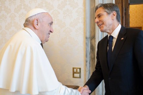 Держсекретар США Блінкен зустрівся у Ватикані із Папою Римським Франциском 