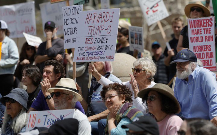 У США відбулися масові протести проти президента Трампа, — ЗМІ