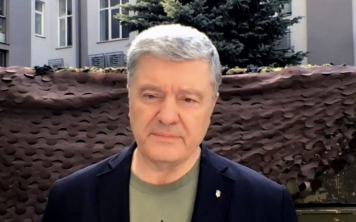 Порошенко в ефірі Sky TG24 закликав прискорити сьомий пакет санкцій проти Росії та постачання зброї до України