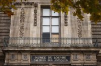 Поліція заарештувала ще п'ятьох підозрюваних у причетності до пограбування Лувру