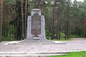 Под Вильнюсом осквернили памятник погибшим евреям
