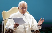 Папа Лев XIV поговорив з журналістами про клікбейти та роботу на війні в Україні