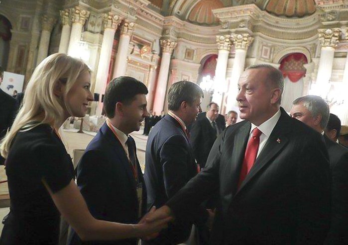 Президент Турции Реджап Тайип Эрдоган впервые принял официальную делегацию российских парламентариев вместе с «крымскими
депутатами».