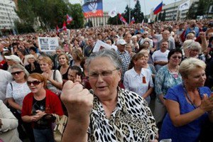 Кабмін відмовився відновлювати соцвиплати на Донбасі