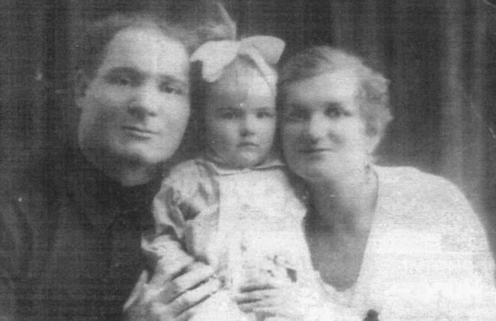 Льова Задов з дружиною і донькою