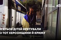 Погрожували автоматом, щоб показав, де дівчата: повернені з окупації діти розповіли про звірства росіян