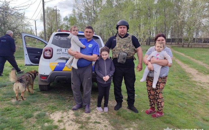 Поліція евакуювала 29 дітей з Липецької громади на Харківщині