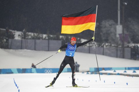Команда Германии выиграла на Олимпиаде соревнование в лыжном двоеборье