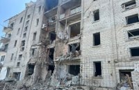 Окупанти обстріляли багатоповерхівку у Вознесенську, є поранені
