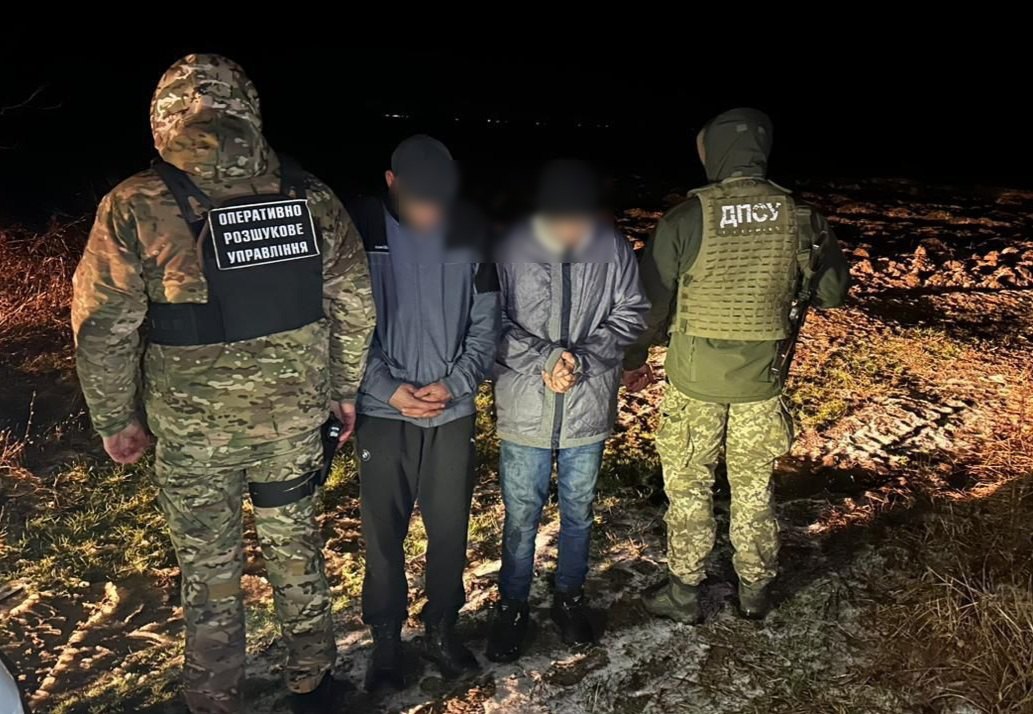 Двох чоловіків затримали неподалік кордону із Словаччиною