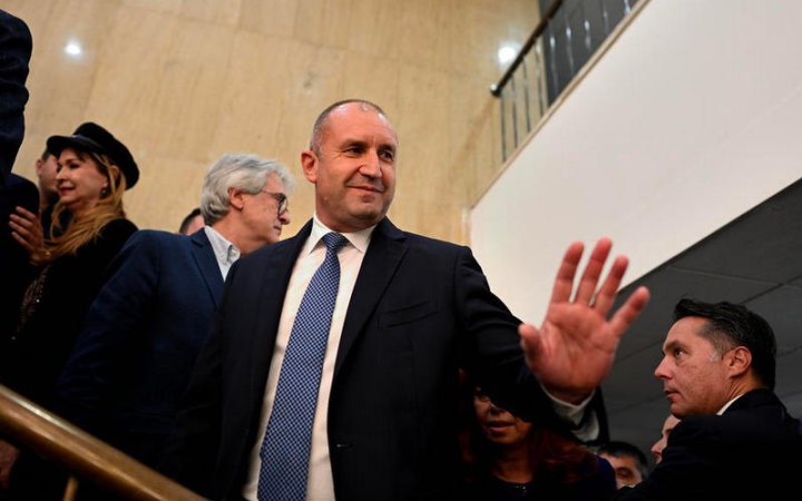 Президент Болгарії розпустив парламент 