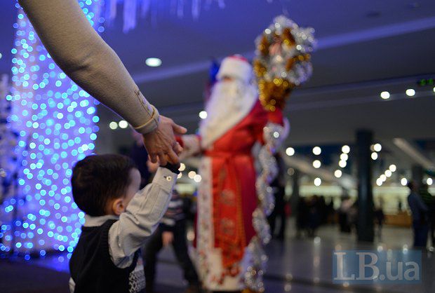 Ищете Деда Мороза? Он на утренниках во Дворце Украина
