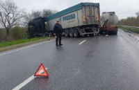 На трасі Одеса - Рені зіштовхнулися три вантажівки