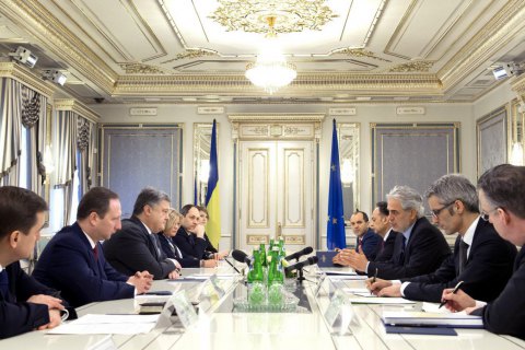 Порошенко заявив про вихід Росії з Мінського процесу і зажадав санкцій