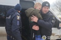 Екіпаж "Білих янголів" евакуював родину з трьома дітьми із прикордоння Сумщини