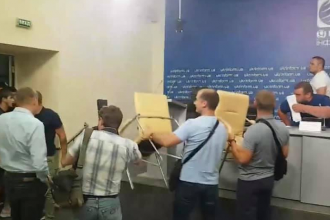 Полиция квалифицировала нападение на "Укринформ" как хулиганство