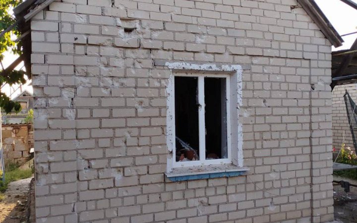 У Херсонській області росіяни понівечили церкву, будинки, авто та підприємство