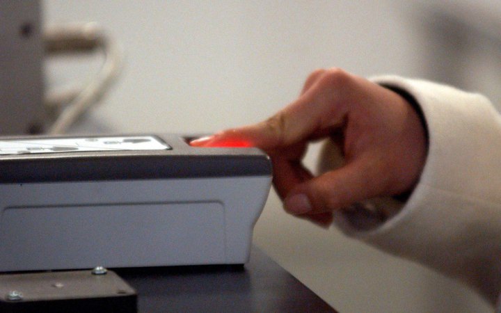 З 12 жовтня ЄС розпочинає впроваджувати нову біометричну систему контролю EES