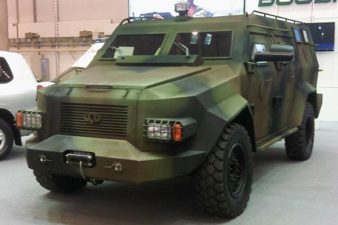ВСУ приняли на вооружение бронеавтомобиль "Барс-8" 