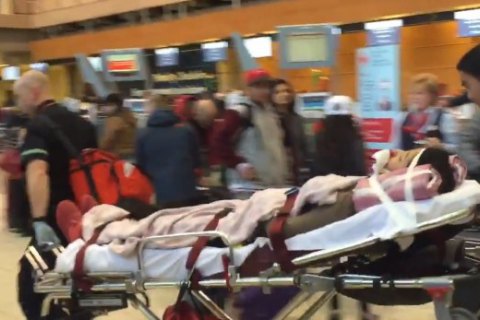 Из-за сильной турбулентности травмирован 21 пассажир канадского самолета
