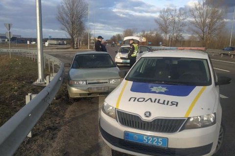 На одеській трасі під Києвом патрульні з гонитвою затримали п'яного водія