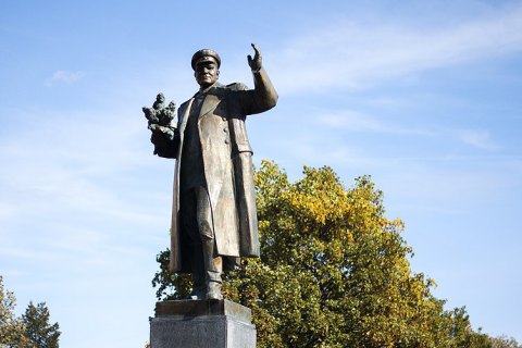 В Праге демонтировали памятник маршалу Коневу 