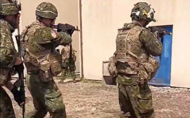 Канадські військові навчають українських бійців веденню бою в міських умовах
