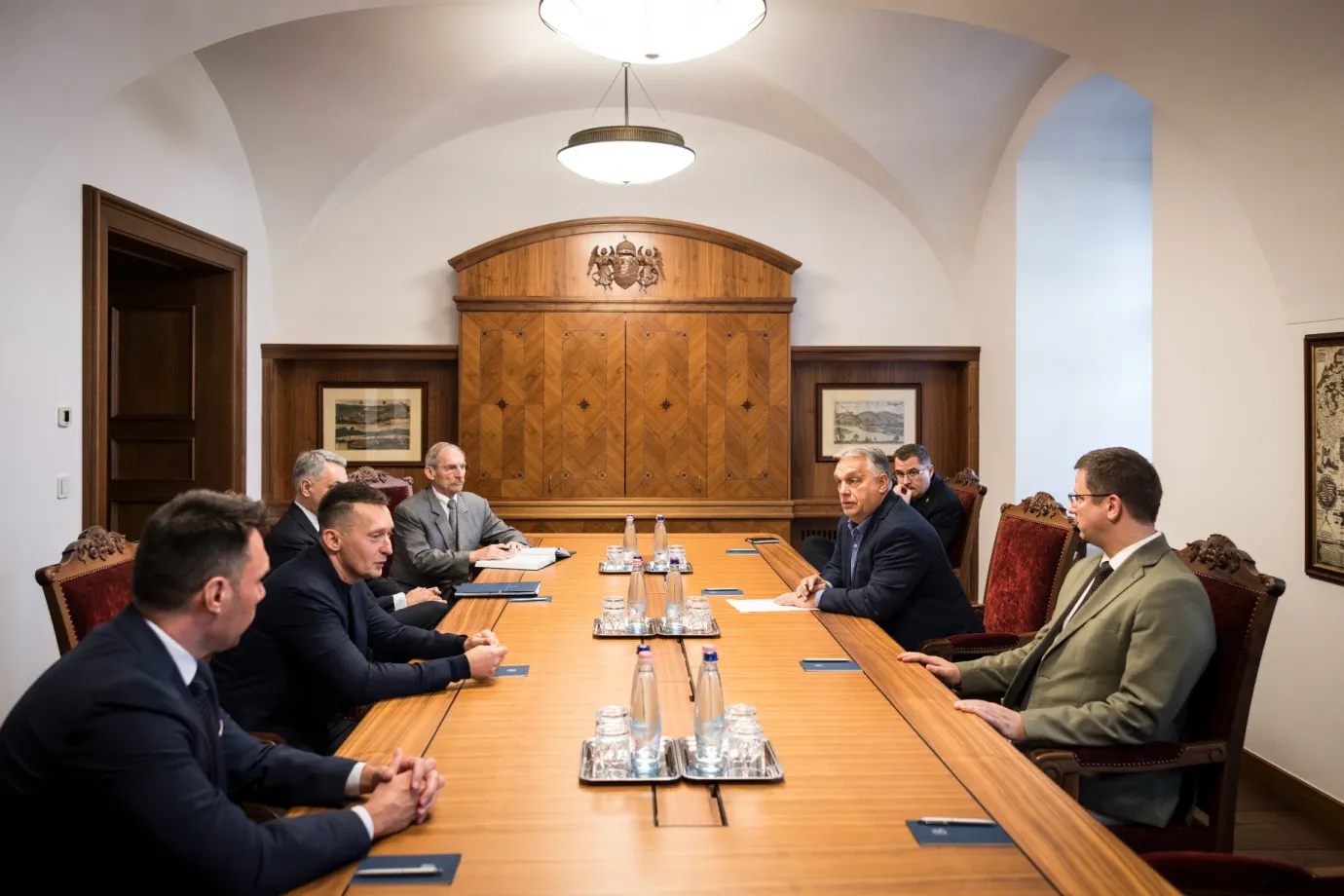 Віктор Орбан проводить нараду з керівниками угорських спецслужб