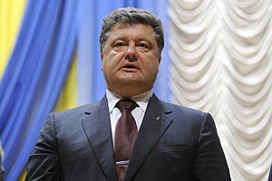 Порошенко запевняє в стабільному курсі гривні