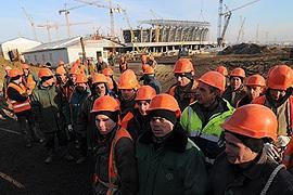 Во Львове бастуют строители стадиона