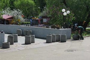 У Дніпропетровську встановлюють нові безпечні смітники