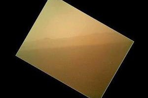 NASA опубликовало первый цветной снимок Марса