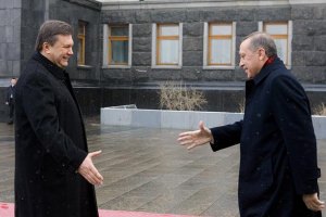 Янукович нашел желающего приехать на Ялтинский саммит