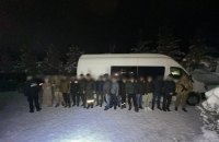 ​На Буковині затримали два мікроавтобуси з ухилянтами