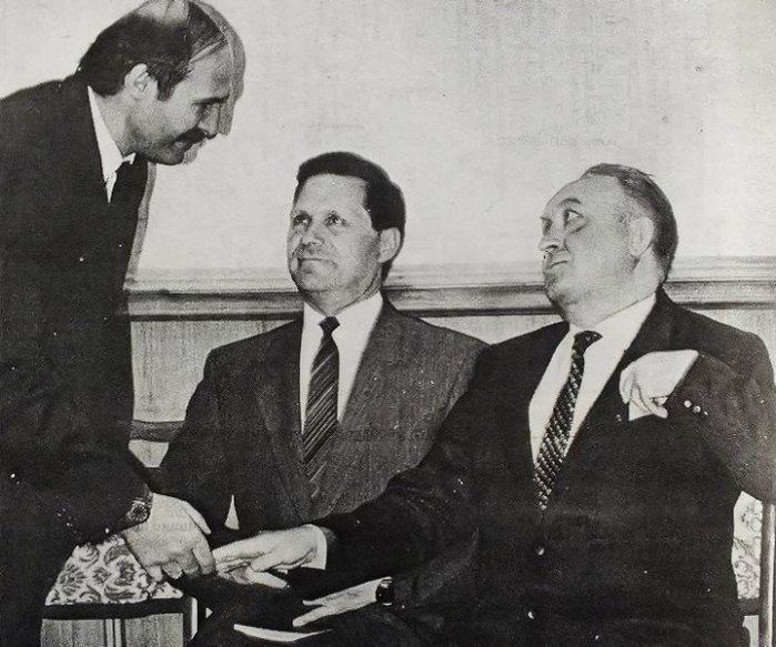 Реєстрація кандидатів. Зліва- направо: Олександр Лукашенко, Василь Новіков, В'ячеслав Кебич.