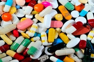 Білорусь запропонувала Китаю спільно випускати ліки