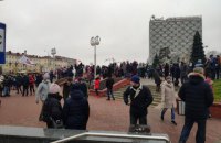 В Беларуси силовики снова задерживают протестующих