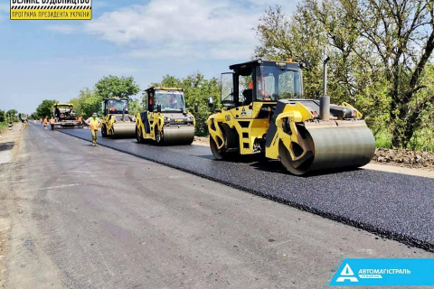 На Одещині компанія "Автомагістраль-Південь" завершує відновлення дороги, яка веде до Молдови 